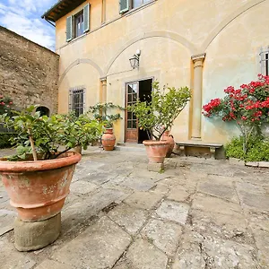 https://villa-le-pergole.it-tuscanyhotel.com